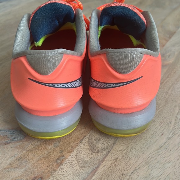 NIKE KD Basketball Shoes / Sneakers - Picture 4 of 6